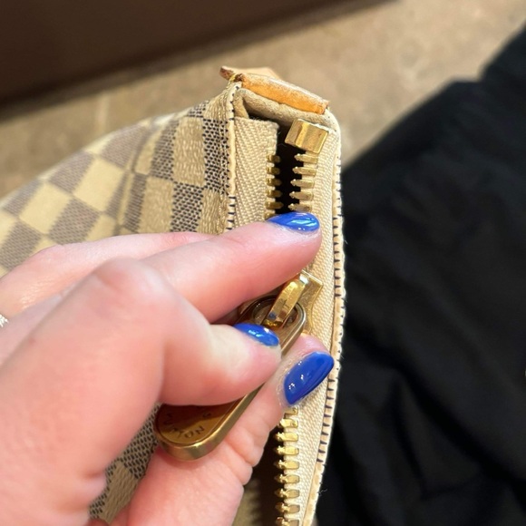 Authentic Louis Vuitton Damier Azur Saleya GM - Picture 6 of 11